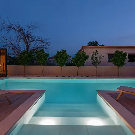 Zaton Villa