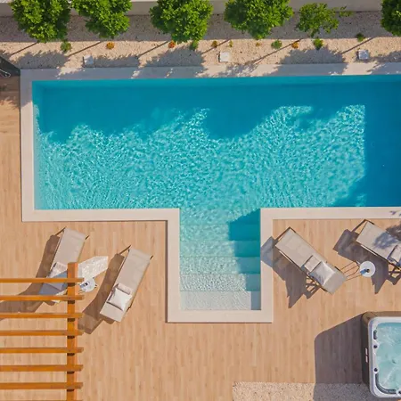 Zaton Villa *
